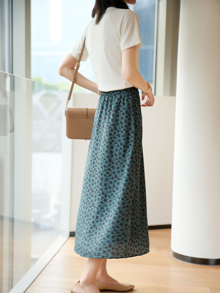 花柄ファッション 小花柄ゆったりロングスカート
