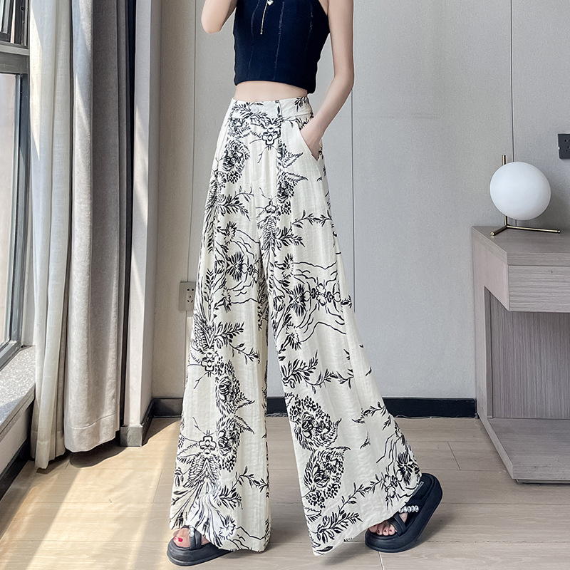 https://hot-spring-img.rorenge.com/fleulia/a37adc7e-919c-4536-82e8-bd1f75821a9c.jpg