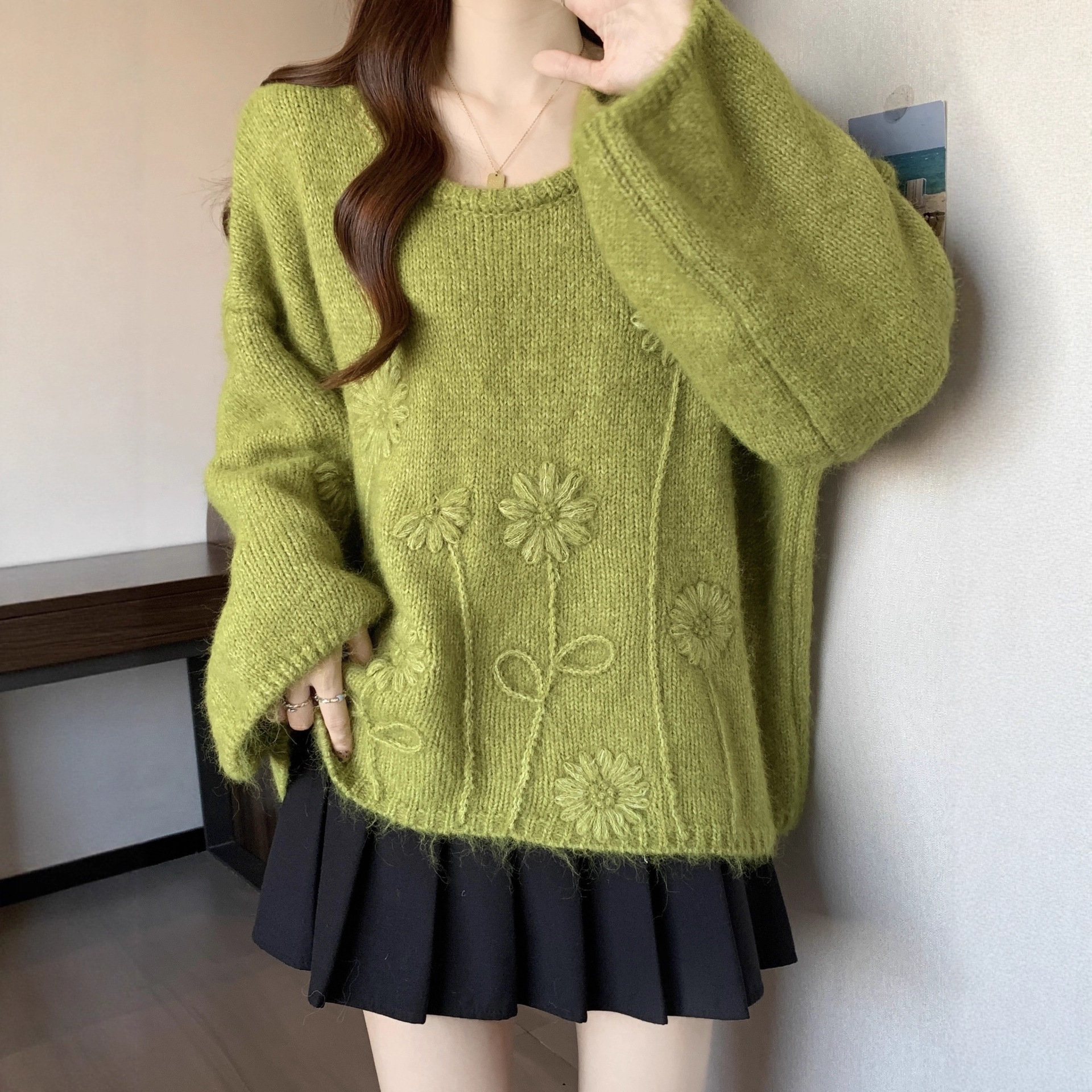 花柄ファッション 春の花畑 立体刺繍ふわもこニット