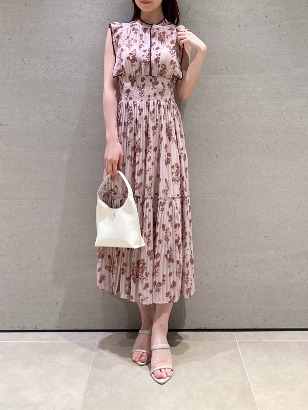 花柄ファッション 胸元プリーツ 花柄シフォンワンピース