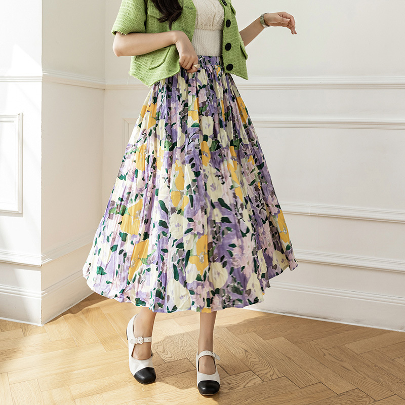 花柄ファッション 彩り豊かな花柄ミディ丈プリーツスカート