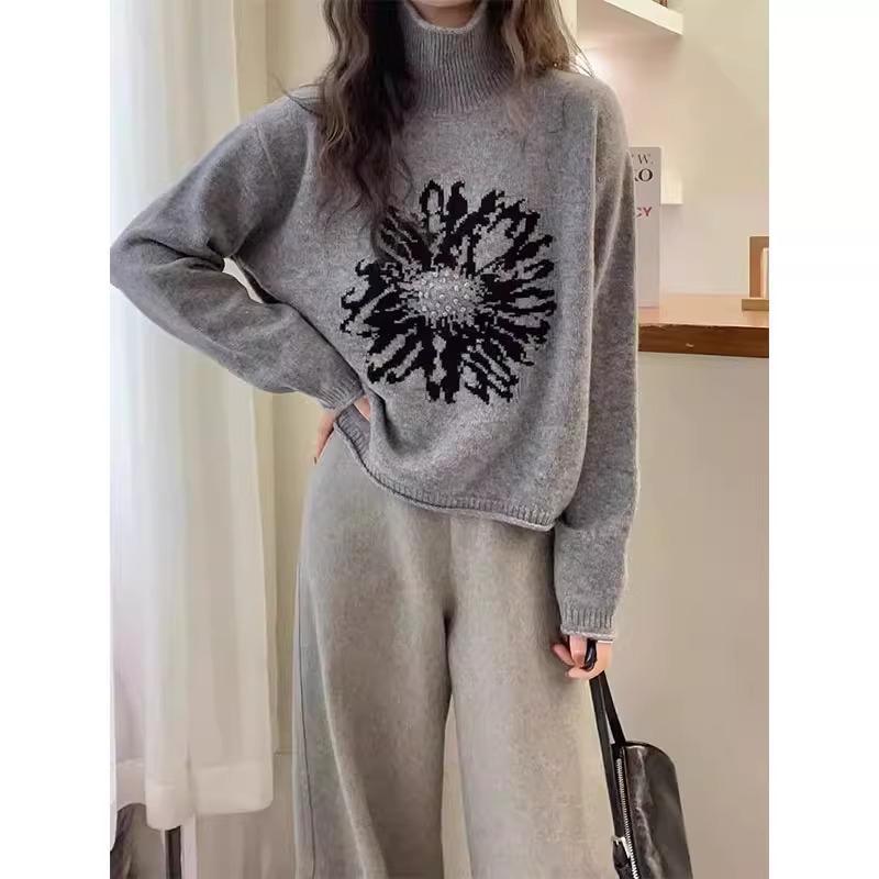 花柄ファッション 優雅な大輪花モチーフタートルネックニット