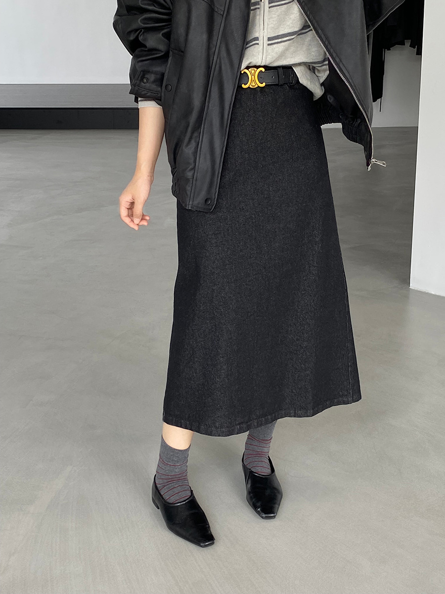 デニムファッション 大人の印象デニムミディスカート
