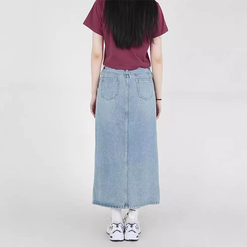 デニムファッション 前開きロングデニムスカート
