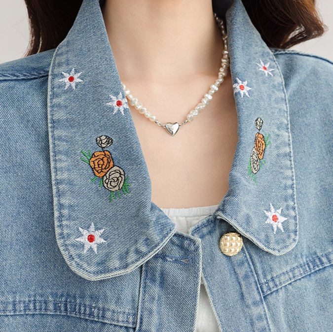 デニムファッション 花柄刺繍入り丸襟デニムジャケット