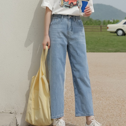 デニムファッション ゆったりストレートデニムパンツ