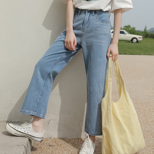 デニムファッション ゆったりストレートデニムパンツ