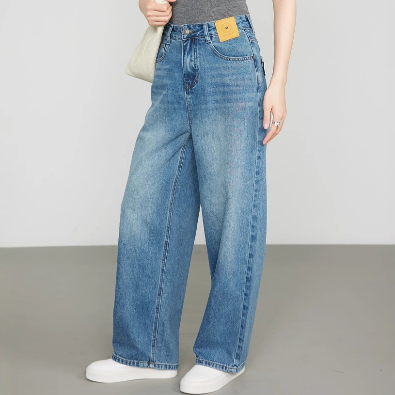 デニムファッション ゆったりワイドシルエットデニム