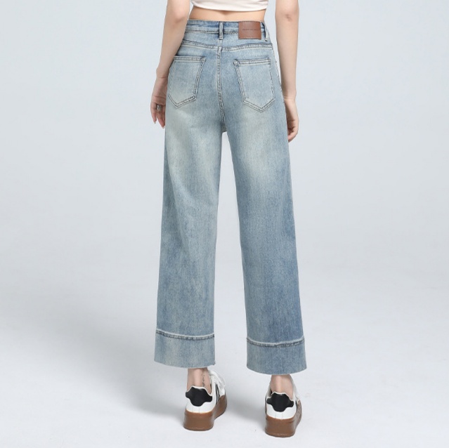 デニムファッション ゆったりワイドデニムパンツ