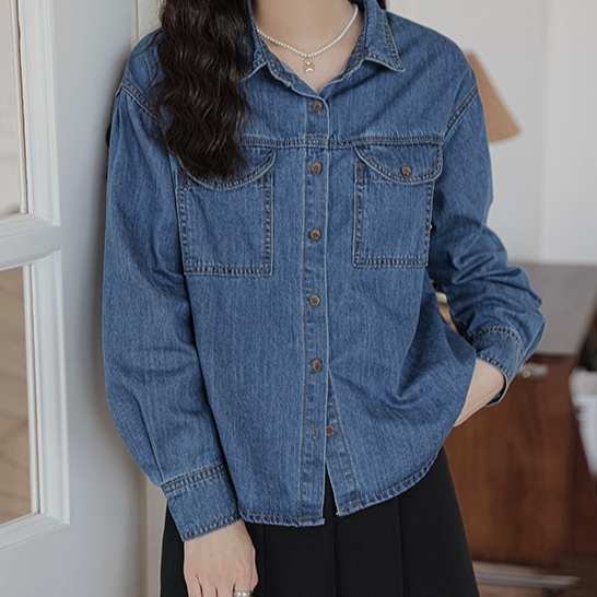デニムファッション ゆったりシルエット 胸ポケット付きデニムシャツ