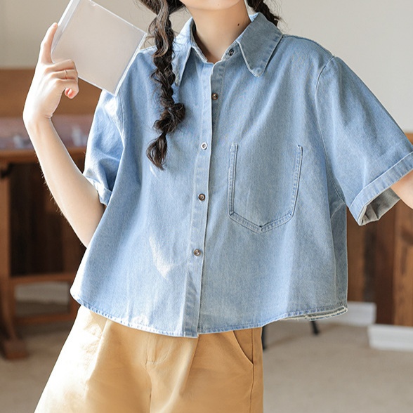 デニムファッション 涼しげな印象の半袖デニムシャツ