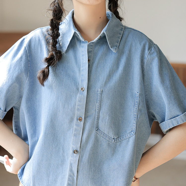 デニムファッション 涼しげな印象の半袖デニムシャツ