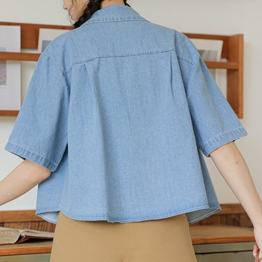 デニムファッション 涼しげな印象の半袖デニムシャツ