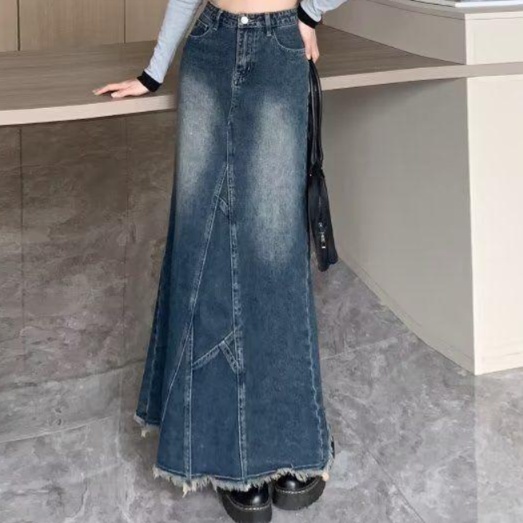 デニムファッション 裾フリンジフレアロングデニムスカート