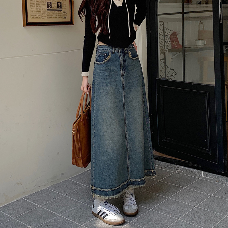 デニムファッション 裾フリンジ加工ロングデニムスカート