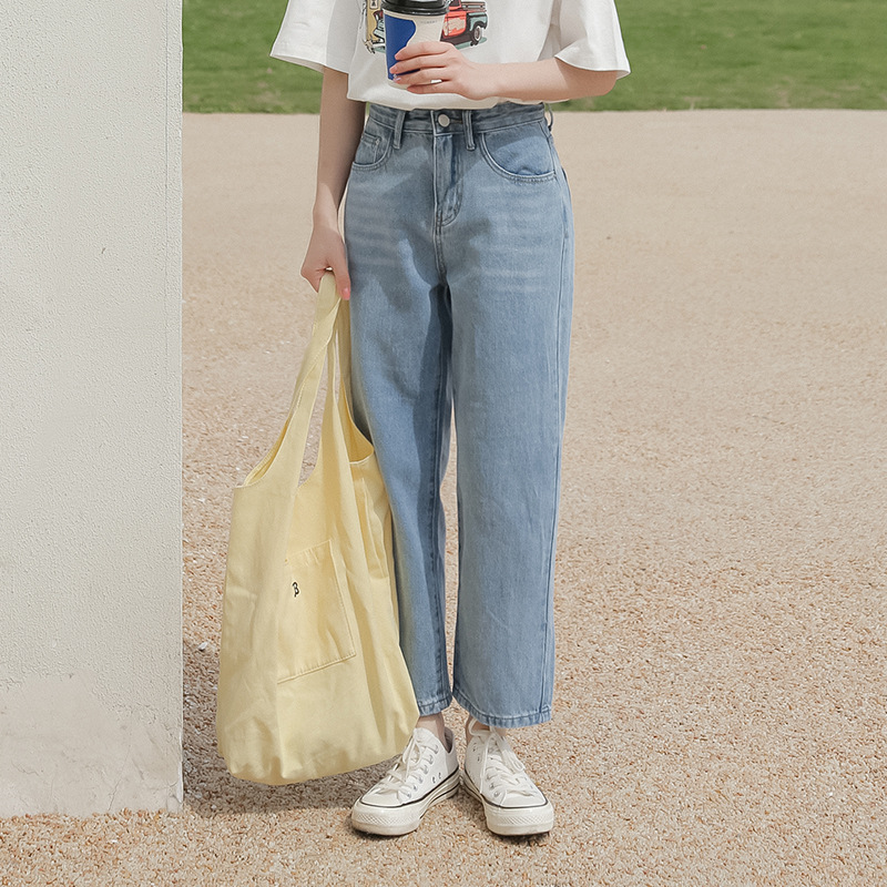 デニムファッション ゆったりストレートデニムパンツ