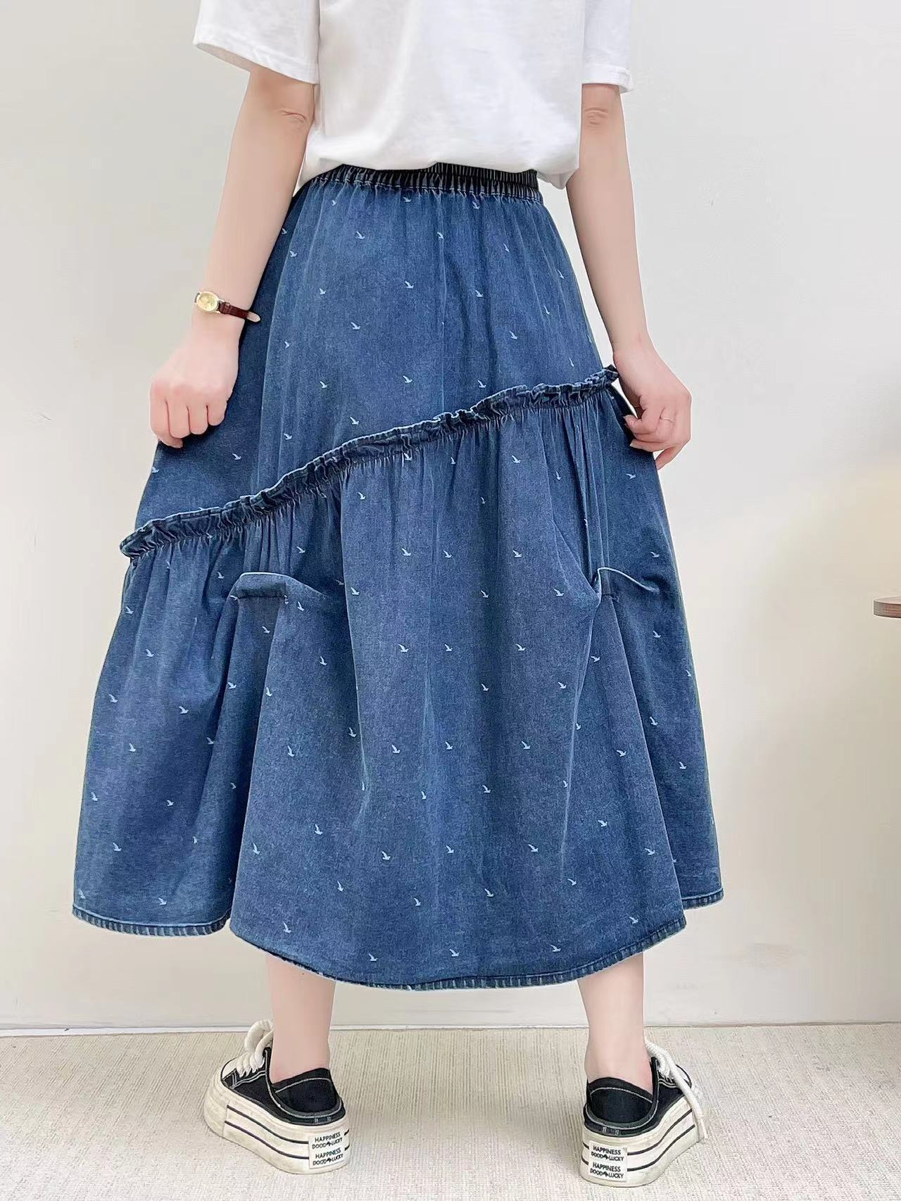 デニムファッション 小花柄入り ティアードフリルデニムスカート