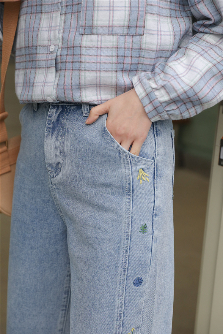 デニムファッション 花刺繍入り ストレートデニム