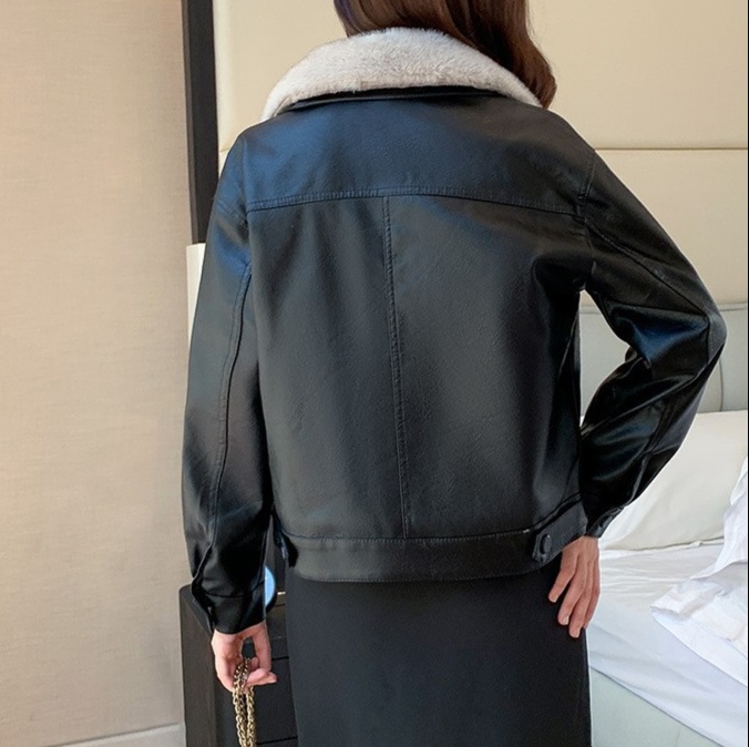 レザーファッション ふわもこ襟付き 防寒レザーブルゾン