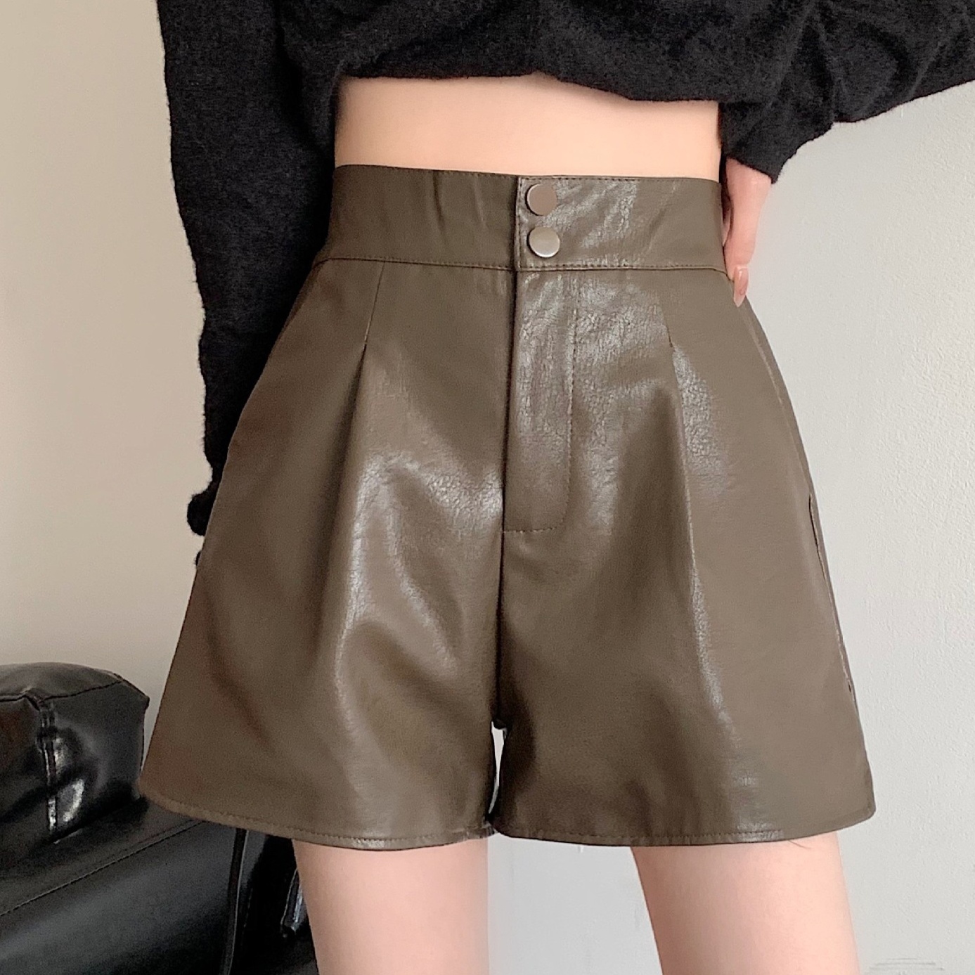 レザーファッション 上質シープスキン プリーツレザーショートパンツ