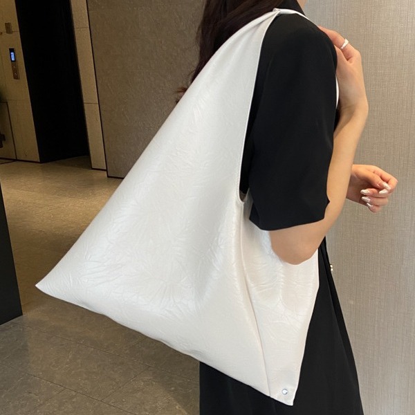 レザーファッション 三角レザートート