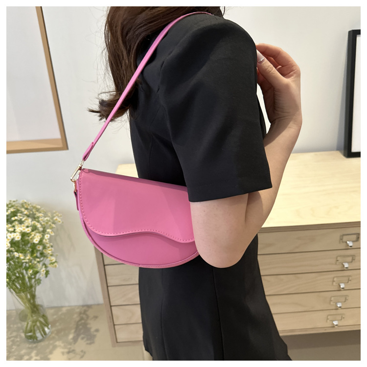 レザーファッション 半月型ショルダーバッグ
