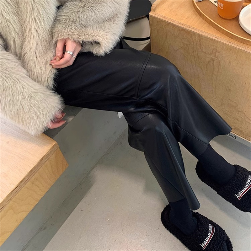 レザーファッション 贅沢素材のワイドシルエット革パンツ