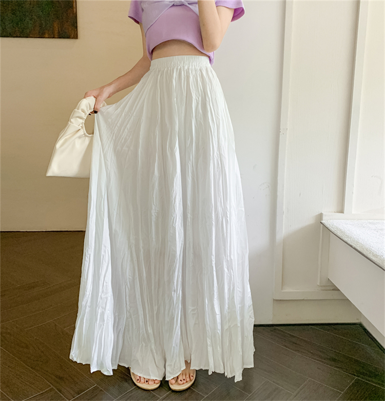 風合い豊かなプリーツロングスカート