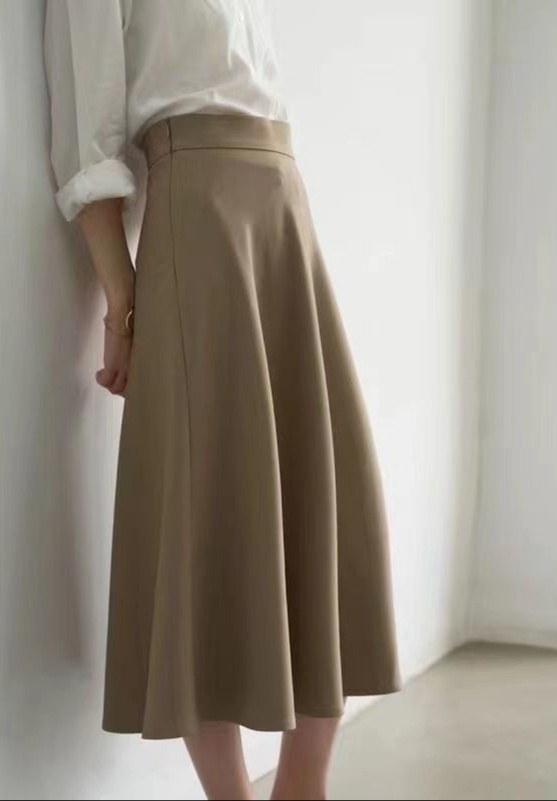 ロングスカート 上品シルエット 大人の日常着フレアスカート