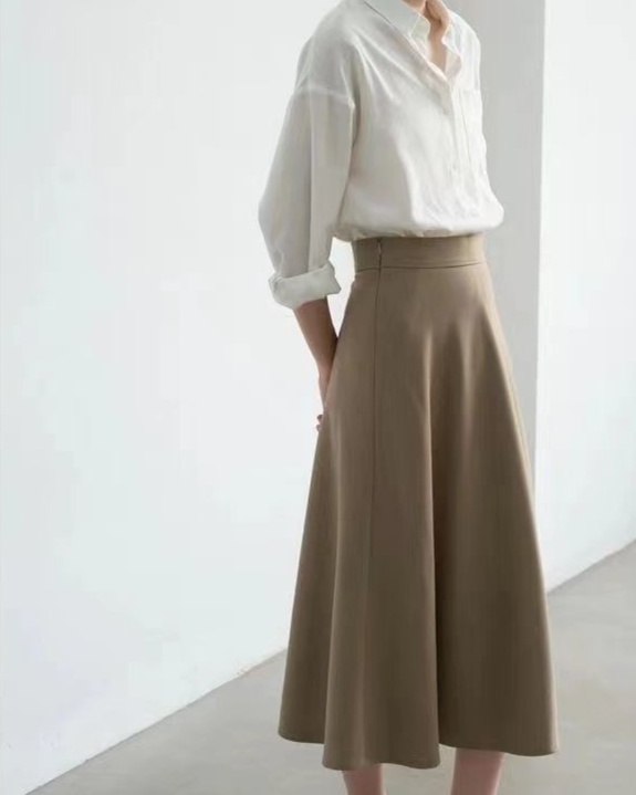 ロングスカート 上品シルエット 大人の日常着フレアスカート