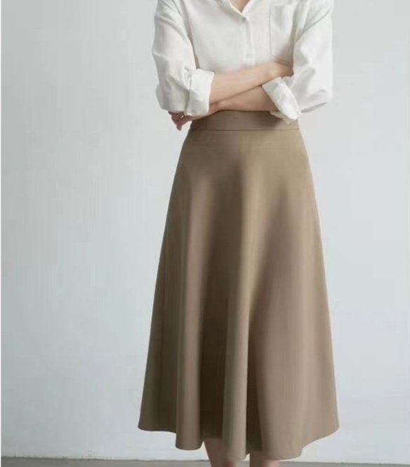 ロングスカート 上品シルエット 大人の日常着フレアスカート