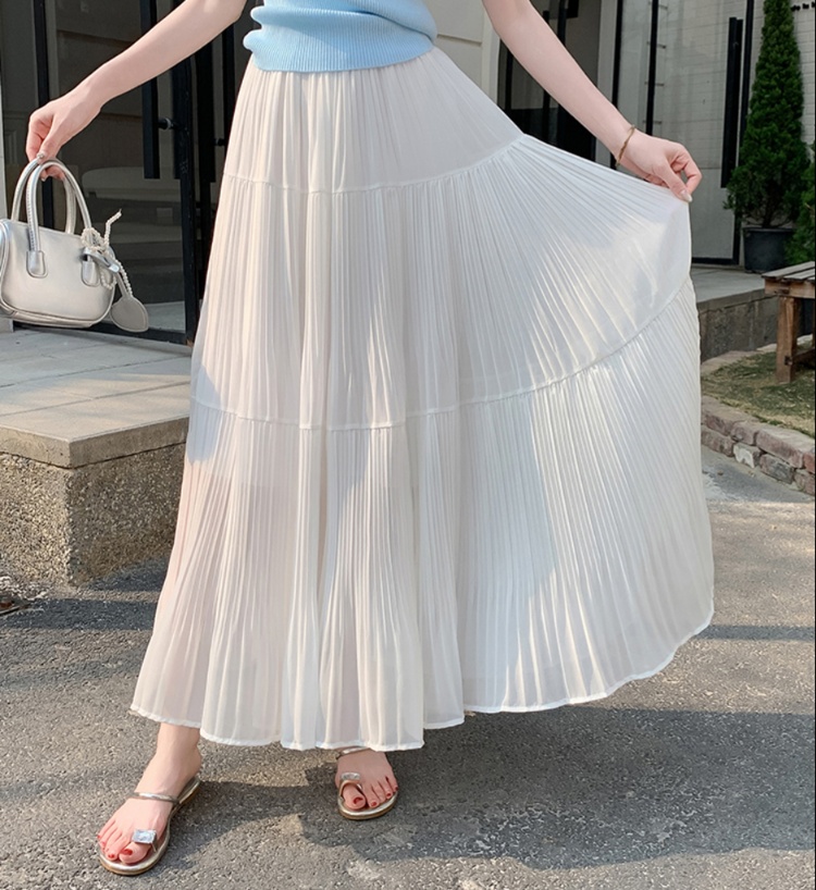 ふんわり揺れる贅沢ティアードロングスカート