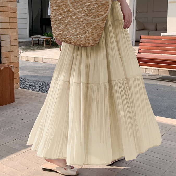 ふんわり揺れる贅沢ティアードロングスカート