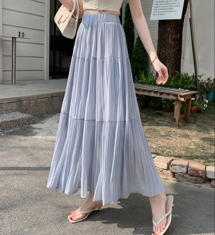 ふんわり揺れる贅沢ティアードロングスカート