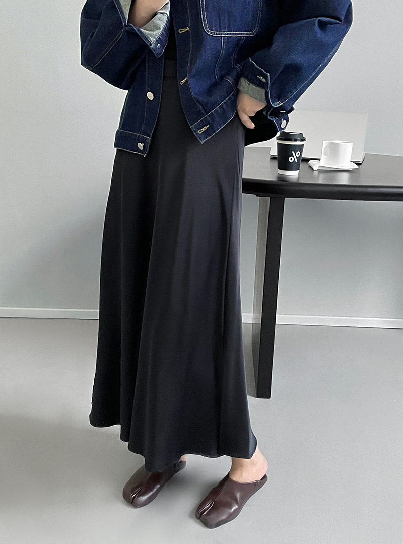 なめらか光沢マーメイドロングスカート