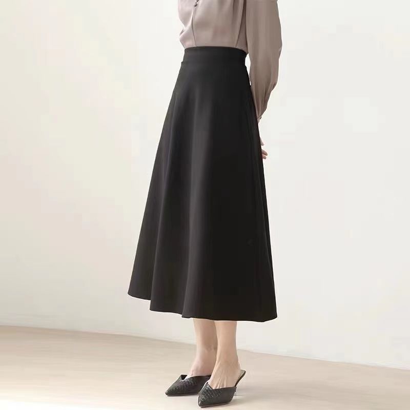 ロングスカート 上品シルエット 大人の日常着フレアスカート