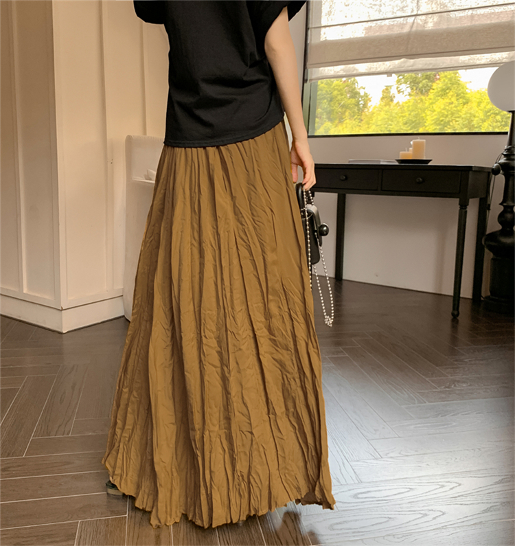 風合い豊かなプリーツロングスカート