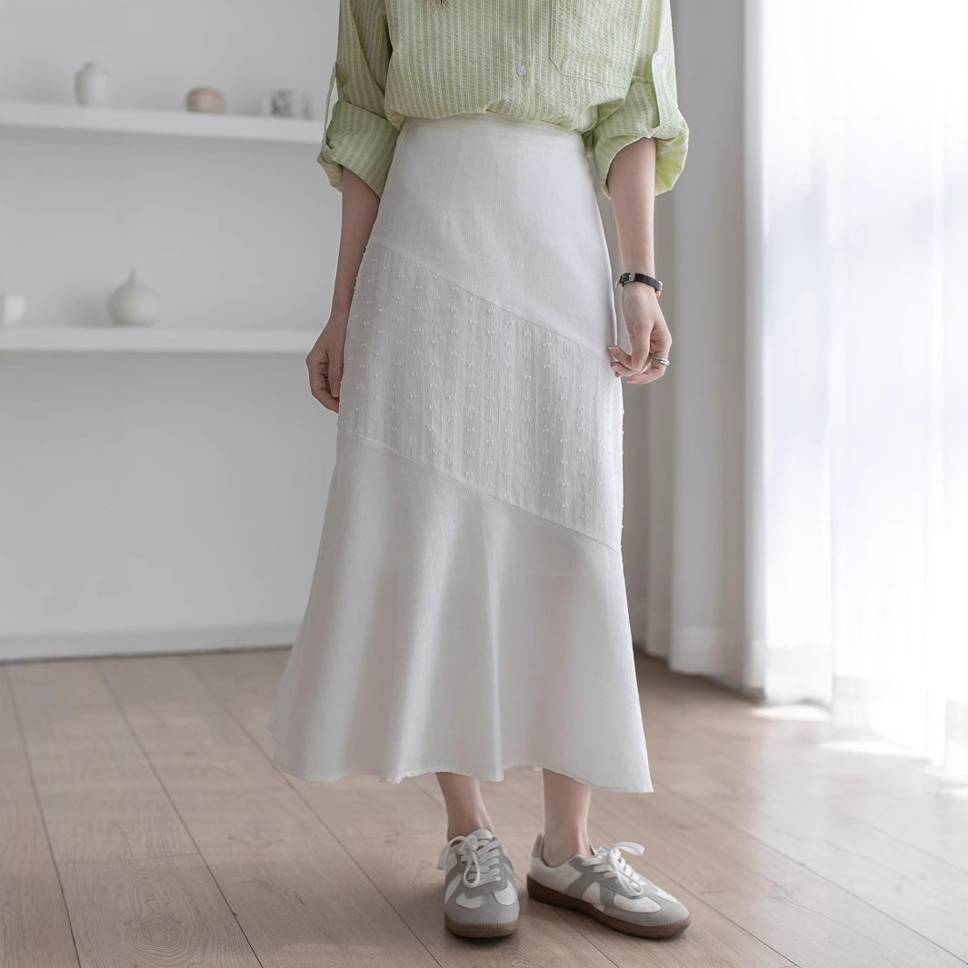 優美な三段パネル切替ロングスカート