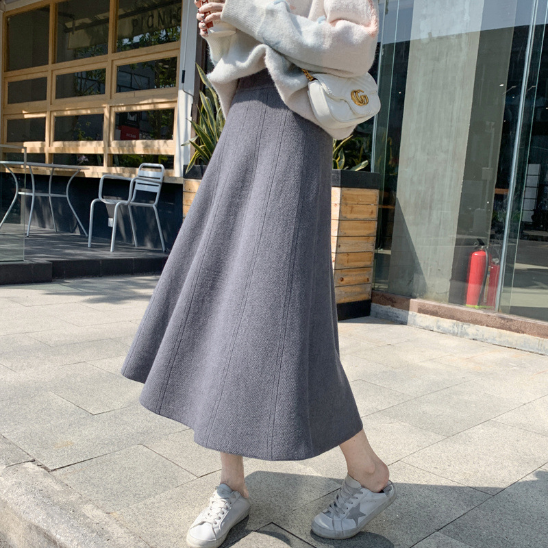 ふんわり広がる上質ニットロングスカート