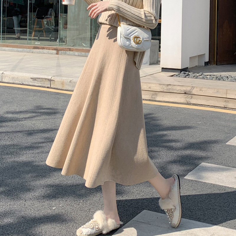 ふんわり広がる上質ニットロングスカート