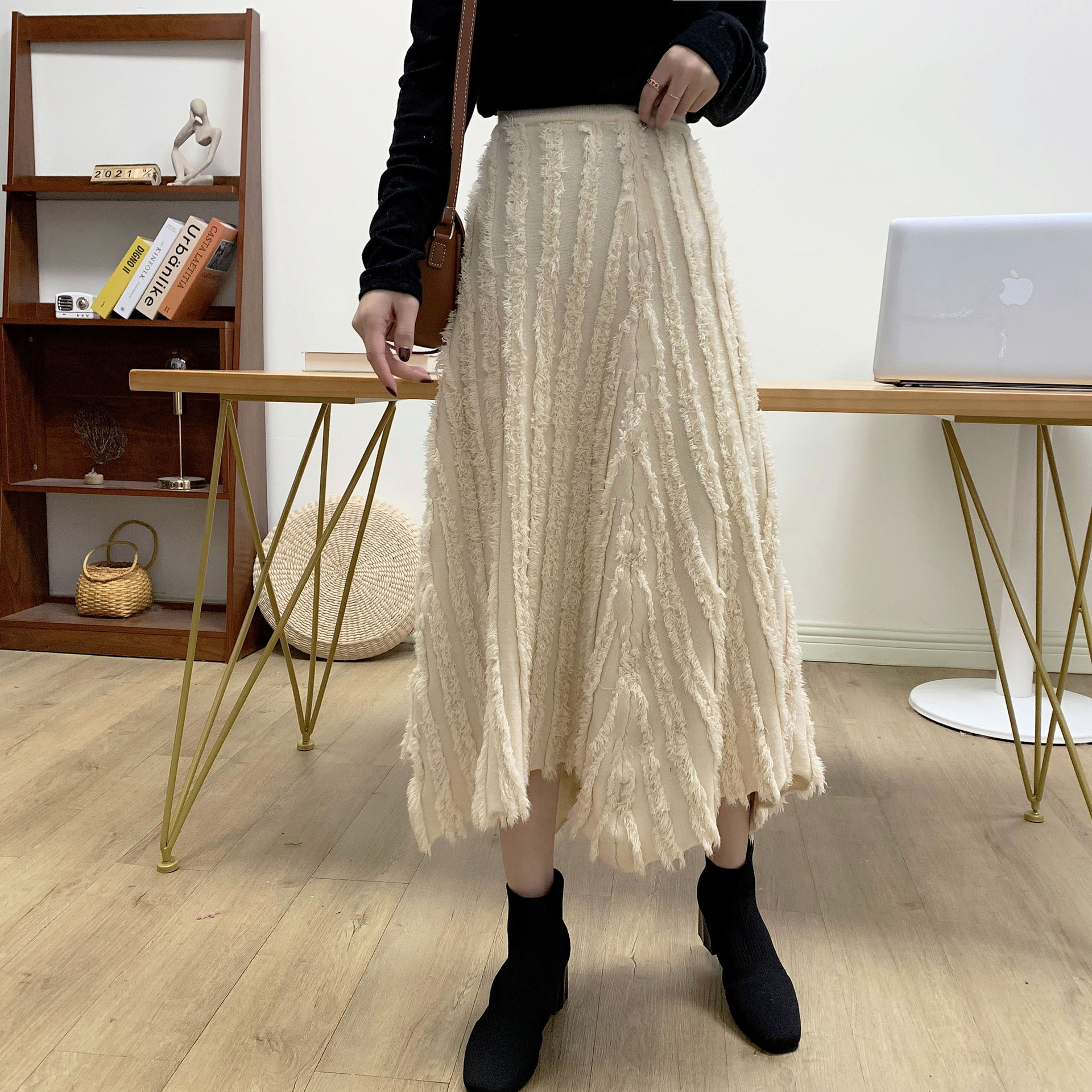 ロングスカート フリンジ装飾 ふんわりニットスカート