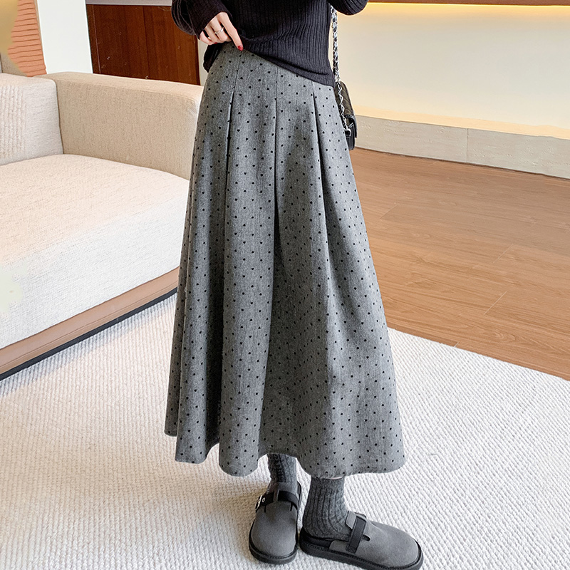 水玉模様プリーツロングスカート